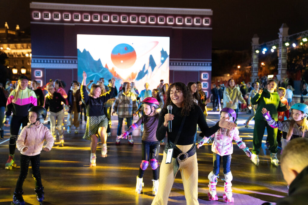 Evento nocturno de patinaje de la comunidad esqueit.com en Bogotá